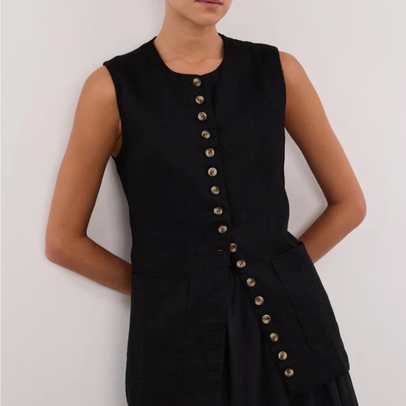 DISSH Black Sleeveless Button-Up Top Linen - Picture 2 of 11